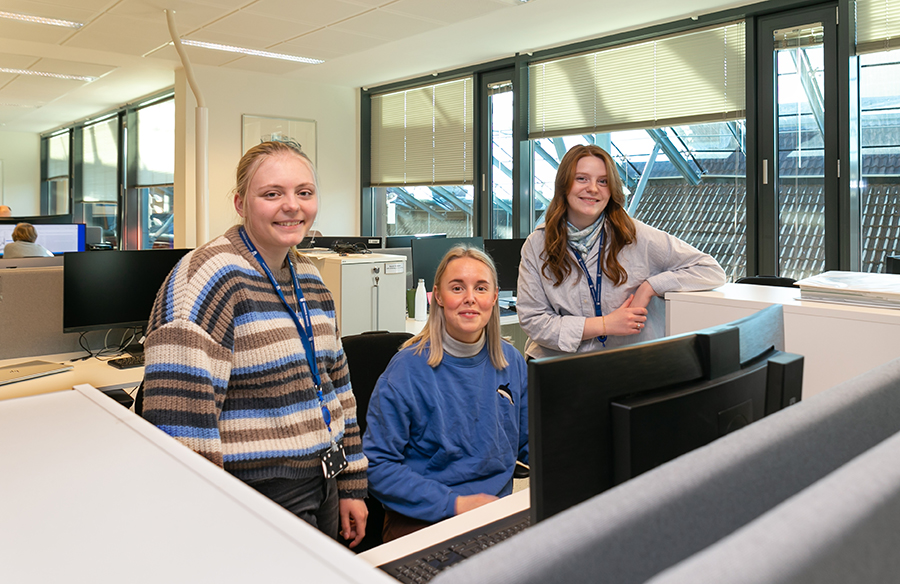 Studenter i kontorlandskapet