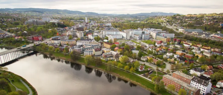 Foto av del av Trondheim fra lufta