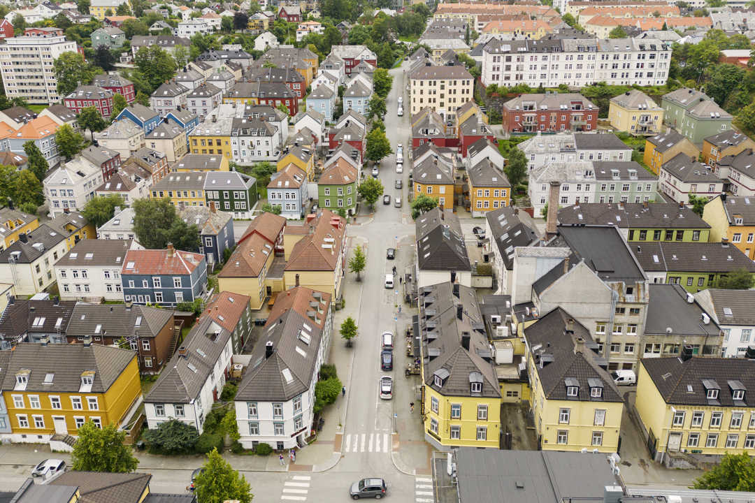 flyfoto av bydelen Møllenberg med trehus