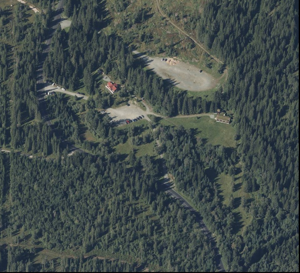 Dronefoto av området rundt Fjellseter, flybilde fra 2021.