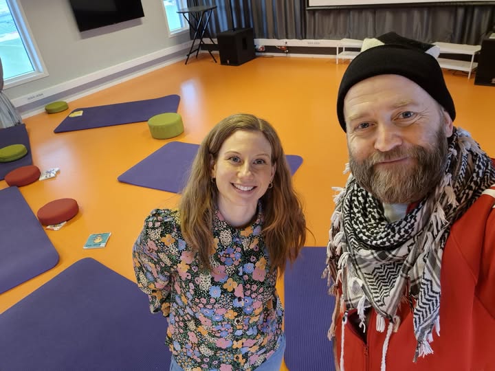 Bilde av helsesykepleier Stine og miljøterapeut Ole Christian.