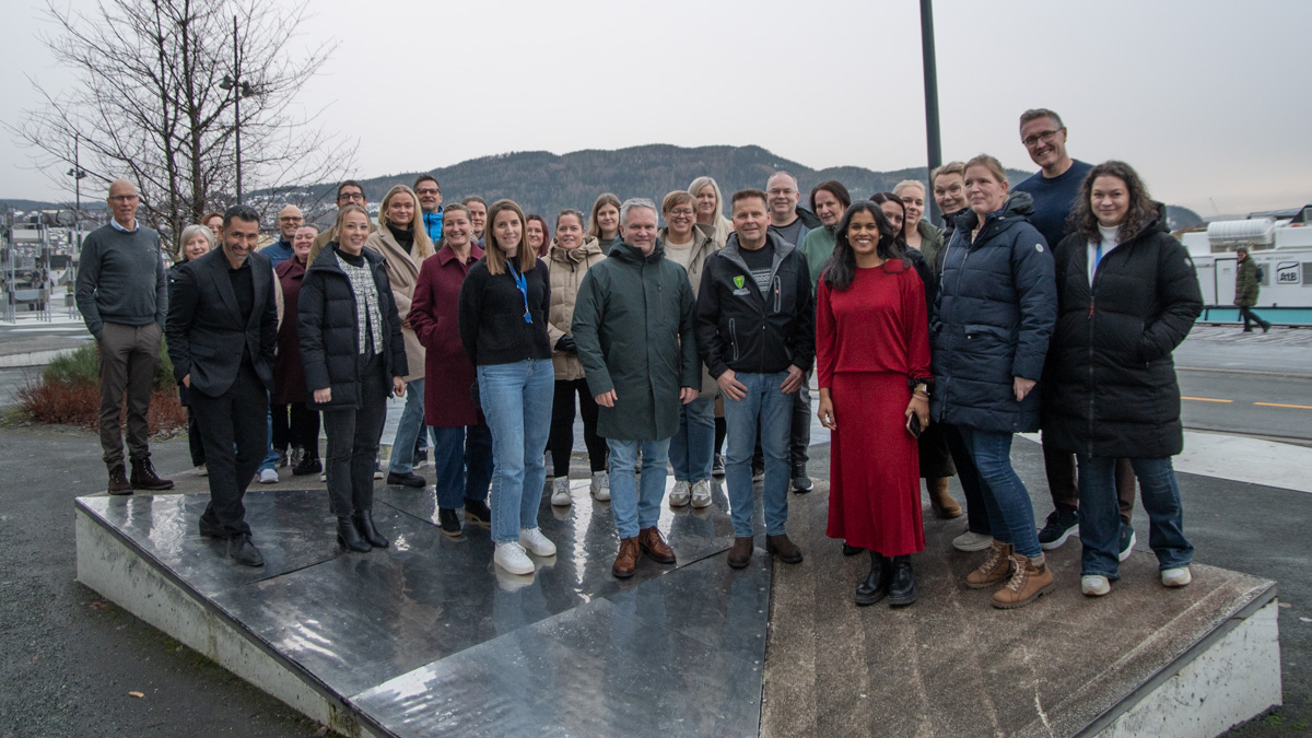 Samling av representanter fra 12 kommuner