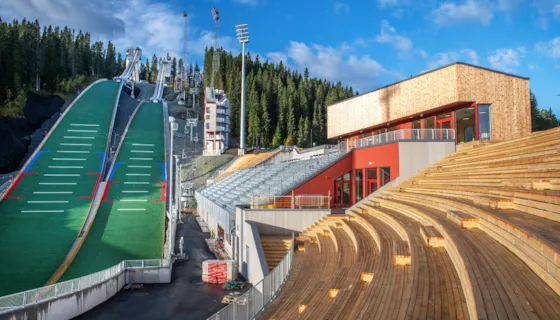 De nye hoppbakkene, arenabygget og tribuneanlegget i Granåsen