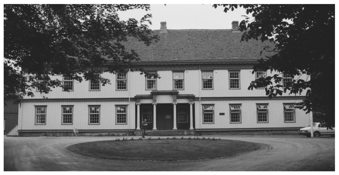 Hovedbygningen p&aring; Lade g&aring;rd