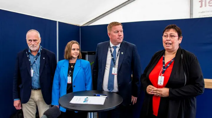 Foto av Ole L. Haugen, Kristin Furunes Strømskag, Amund Hellesø og Rita Ottervik.