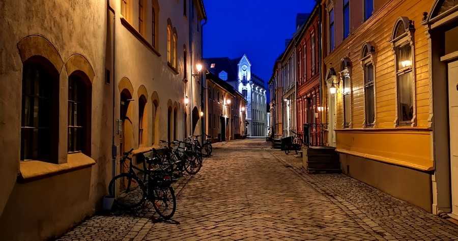 Permanent belysning Bratt&oslash;rveita