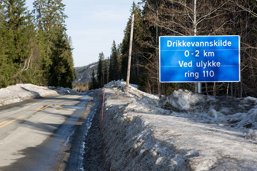 Skilt med drikkevannskilde