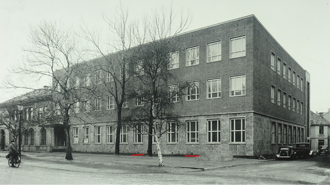 Histoisk foto av bygningen