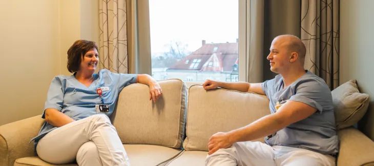 Tone og Lars på pauserommet