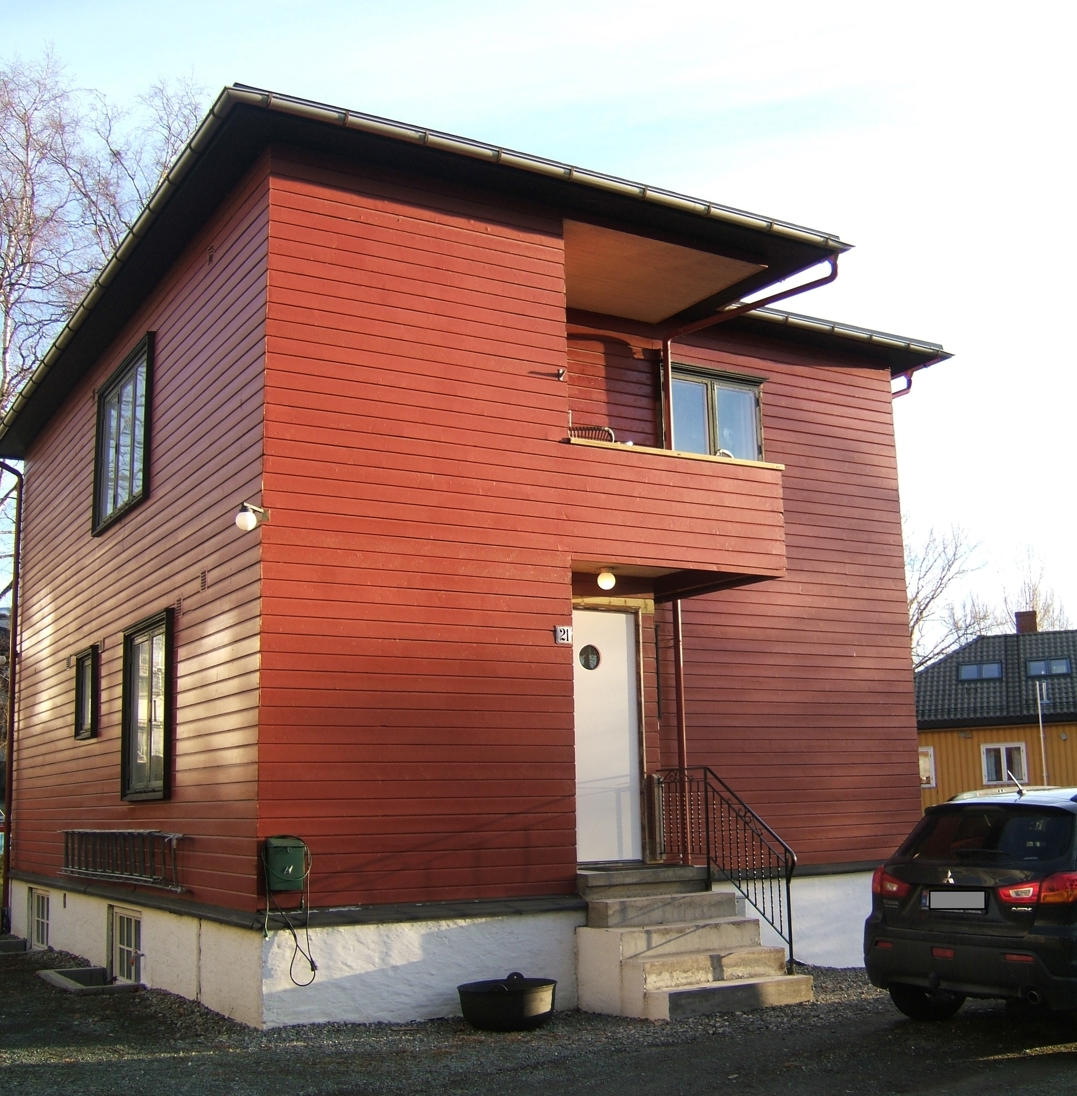 Et funkishus over to etasjer