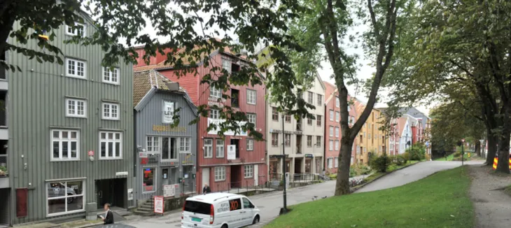 Farger på brygger i Kjøpmannsgata