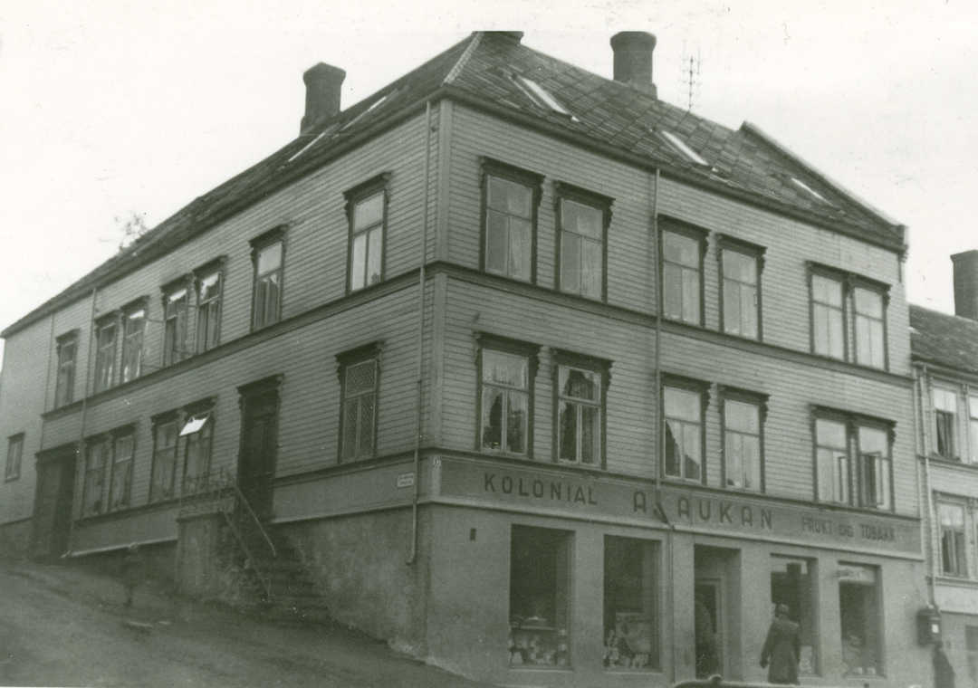 Foto av bygningen i 1954