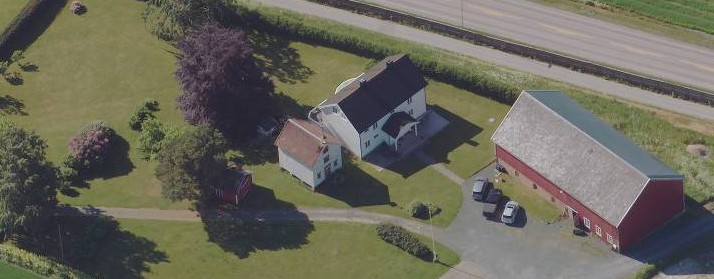 Fra tunet p&aring; Midtre Stav