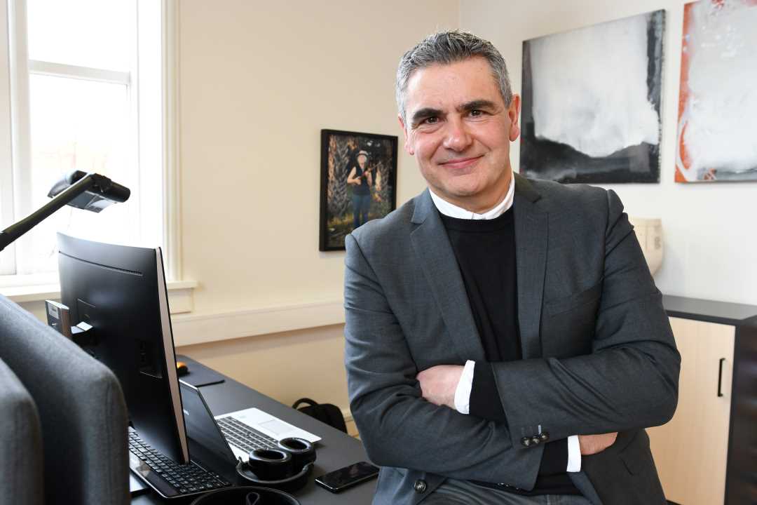 Bilde av ny områdedirektør for oppvekst og utdanning i Trondheim kommune, Lasse Arntsen.