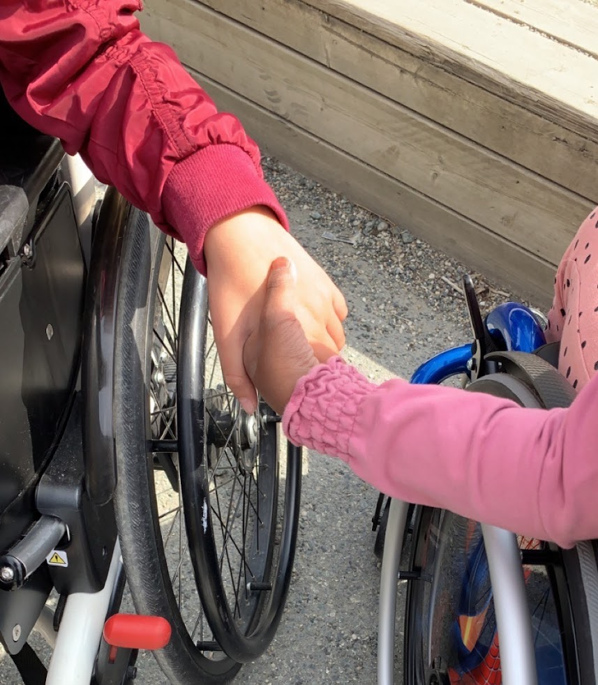 Foto av to rullestolbrukere