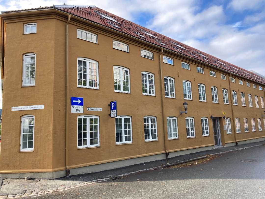 Bilde av bygningen der helsestasjonen er