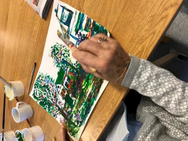 Pasient maler naturbilde