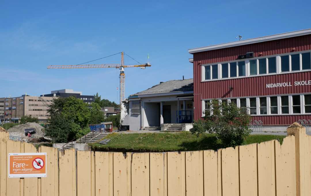 Foto av Nidarvoll skole.