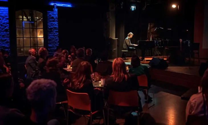 Bilde av musikalsk innslag.