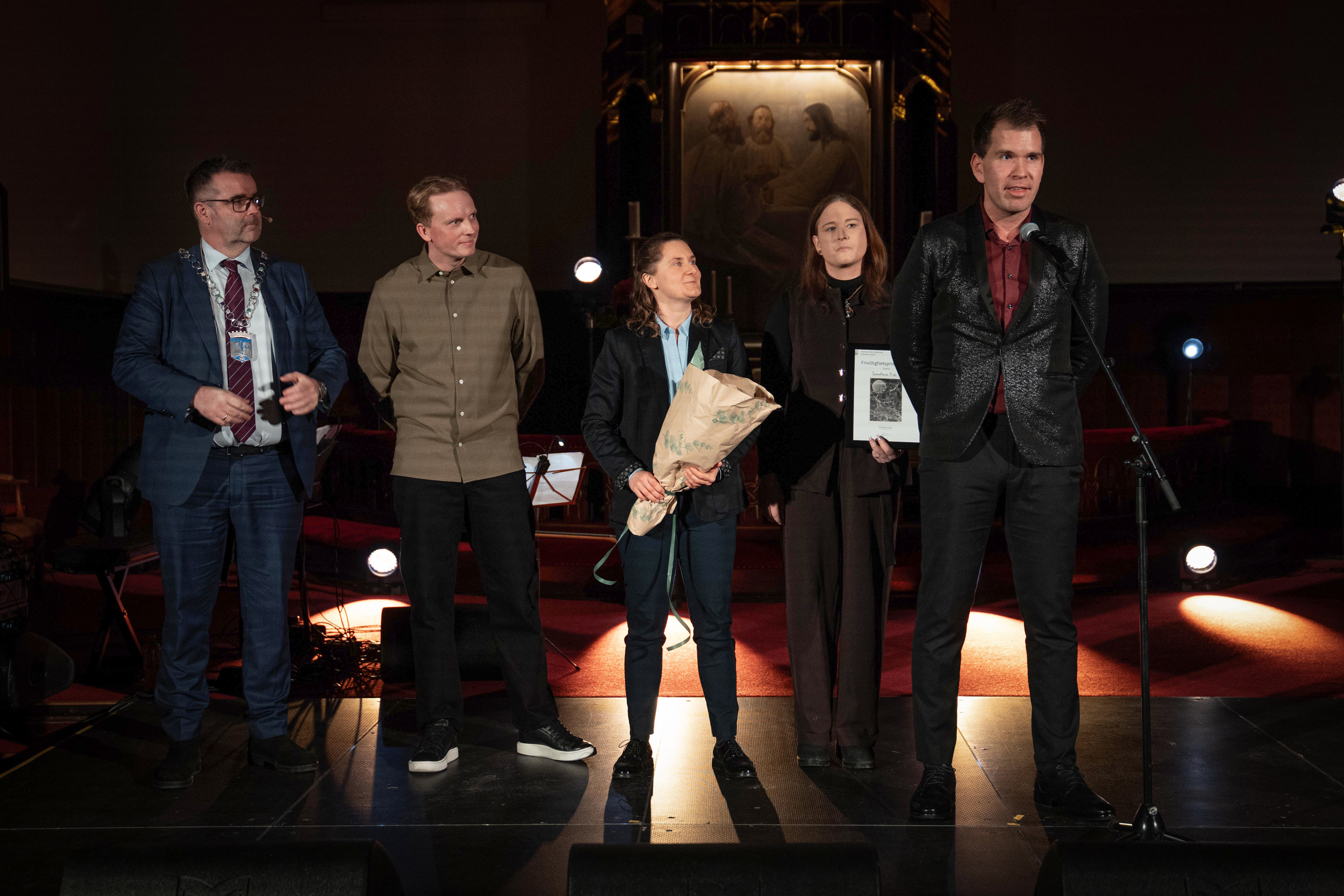 Ordfører Kent Ranum med representanter for Trondheim PRIDE.