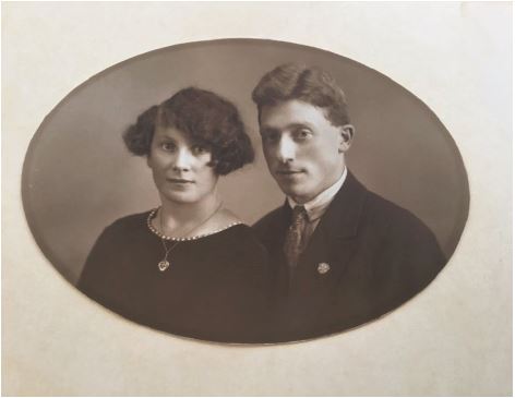 Josef und Nikoline Holstvold. Fotograf unbekannt