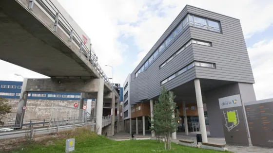 To høye bygninger på Dora