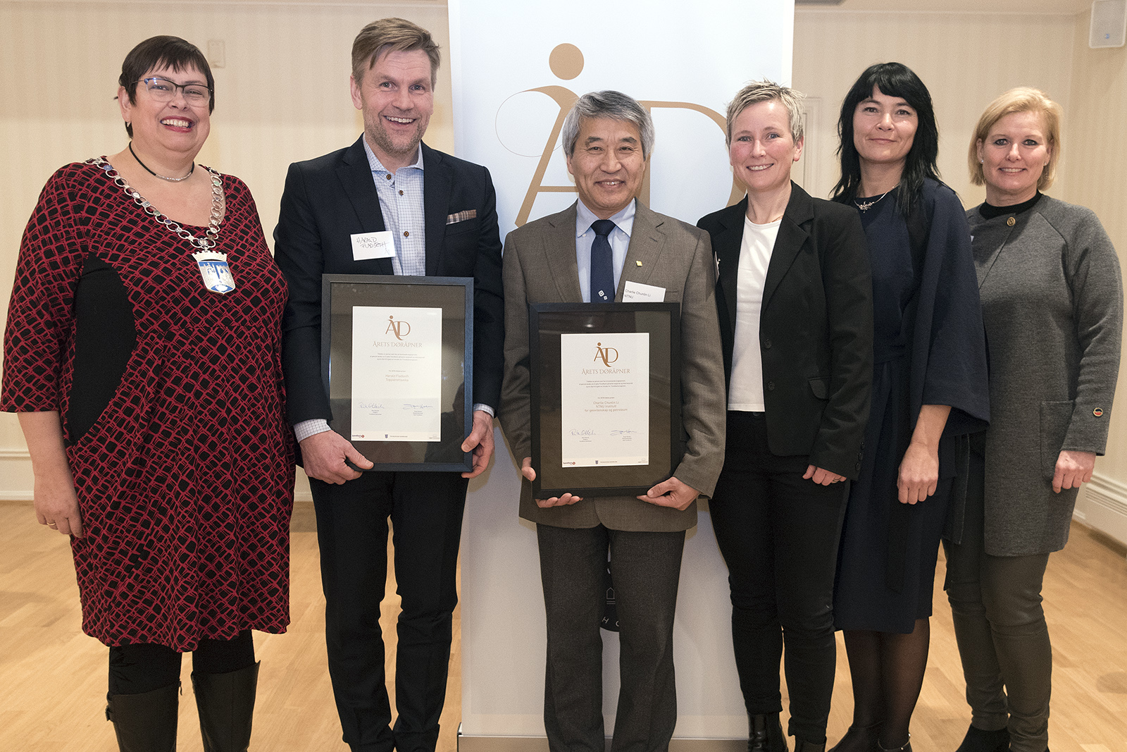 Bilde fra utdeling av pris for årets døråpner