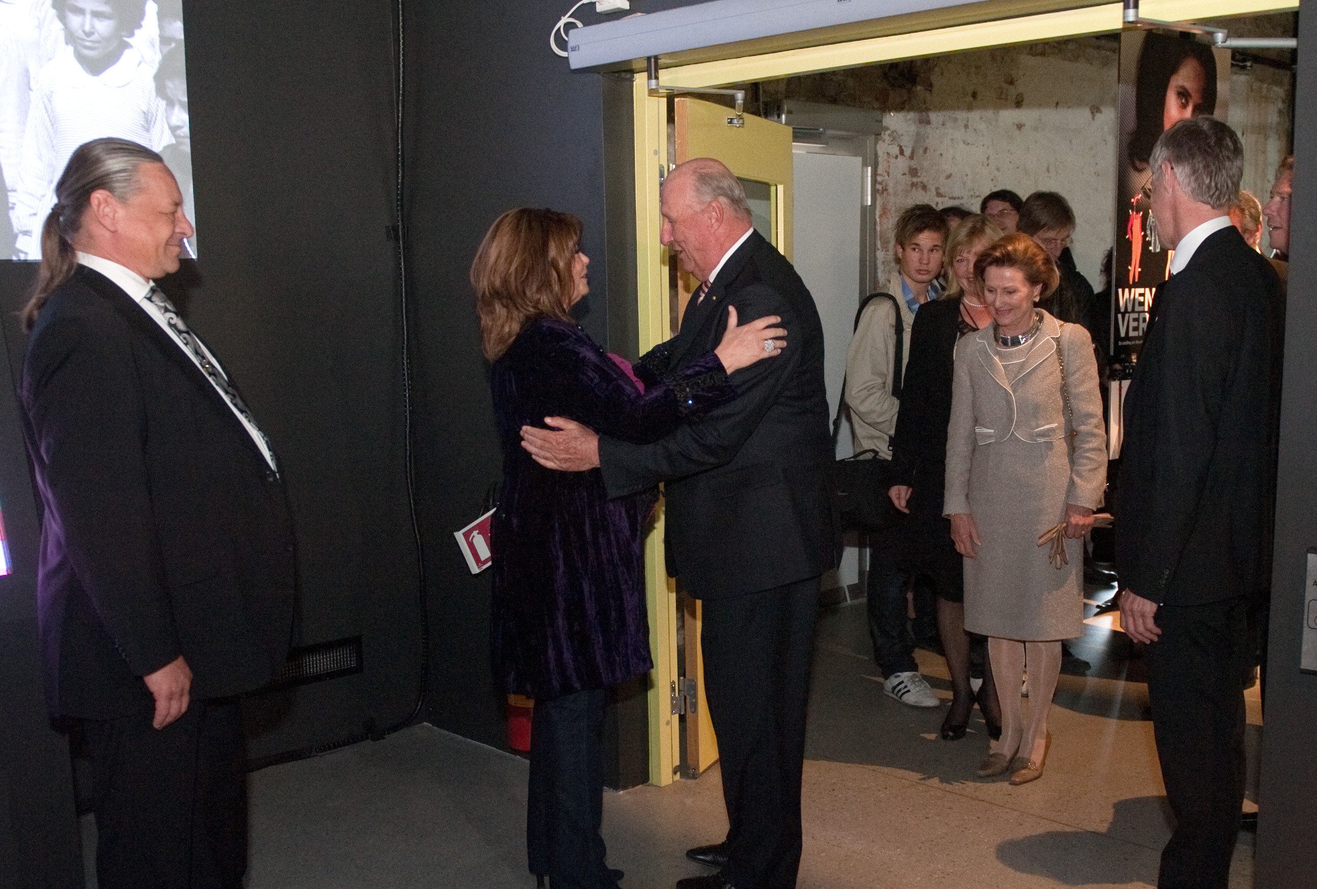 Kong Harald i en prat med Wenche Myhre, 2011.