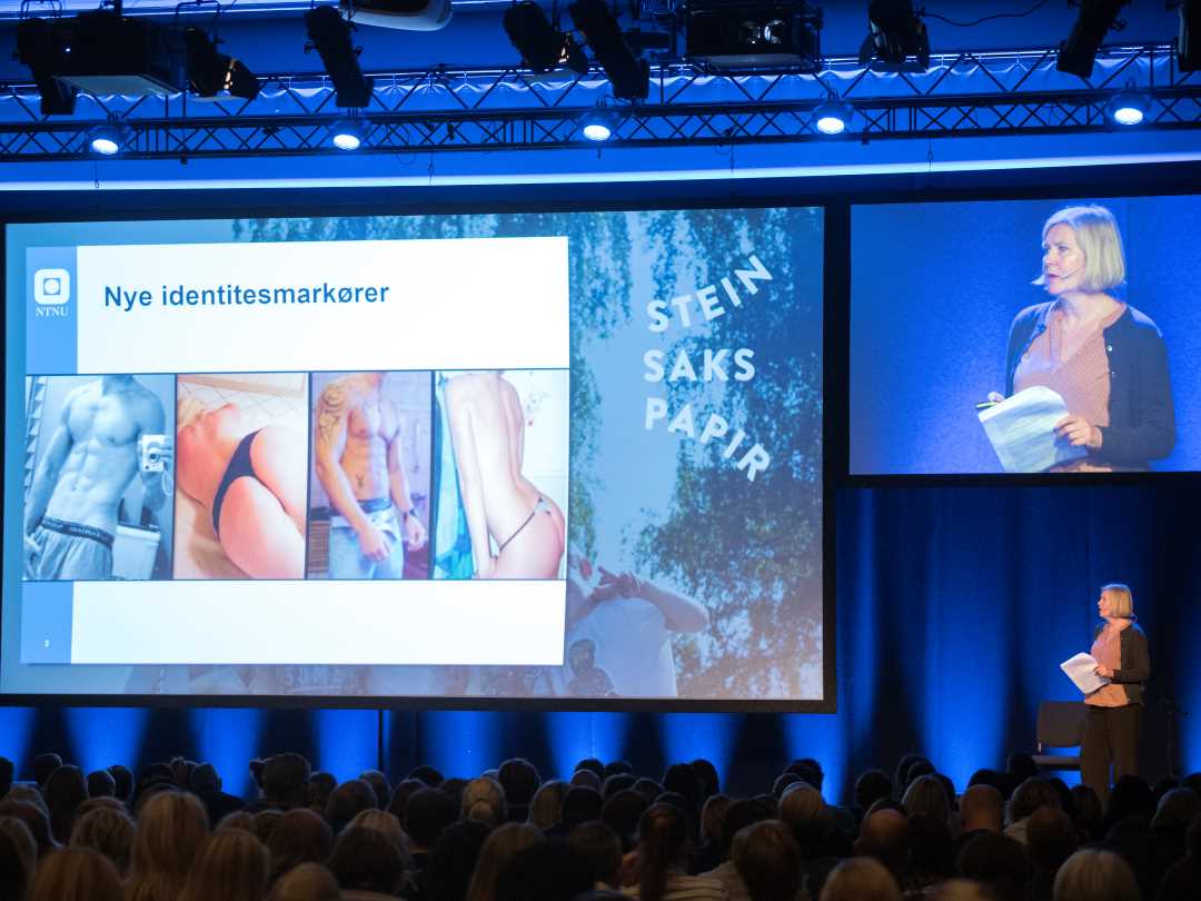 Anne Grytbakk p&aring; en scene