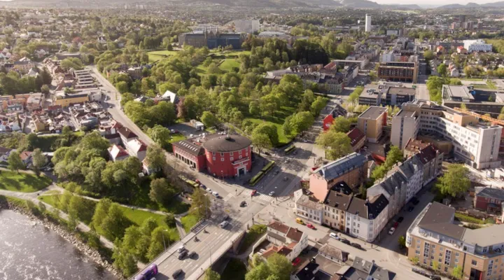 Flyfoto av Studentersamfundet og Elgeseter i retning sør.