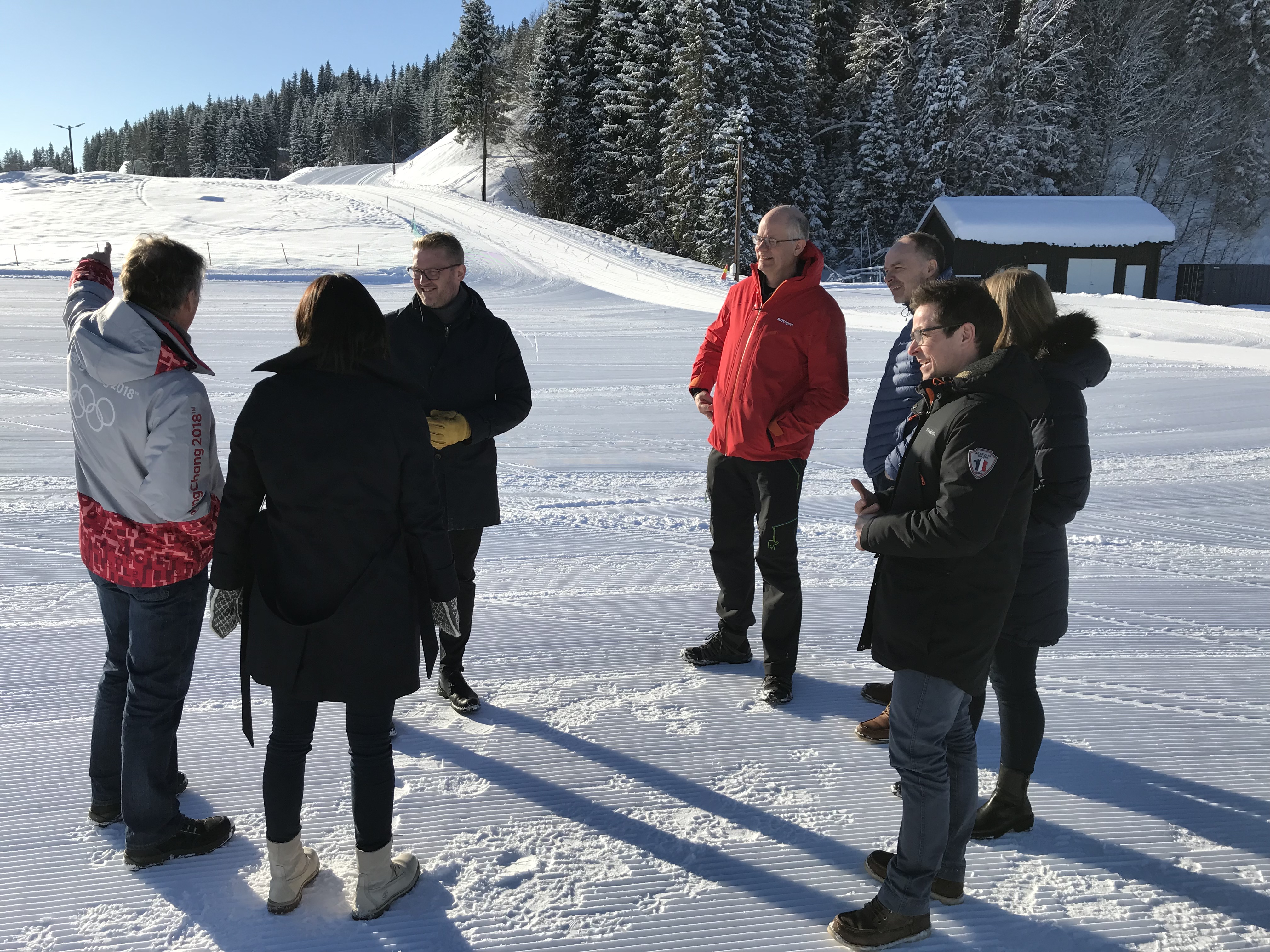 representanter fra NRK og Trondheim kommune på befaring i Granåsen