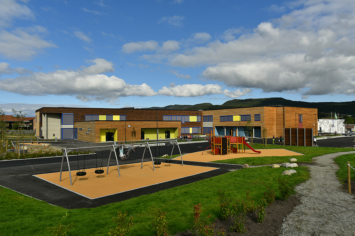 skole
