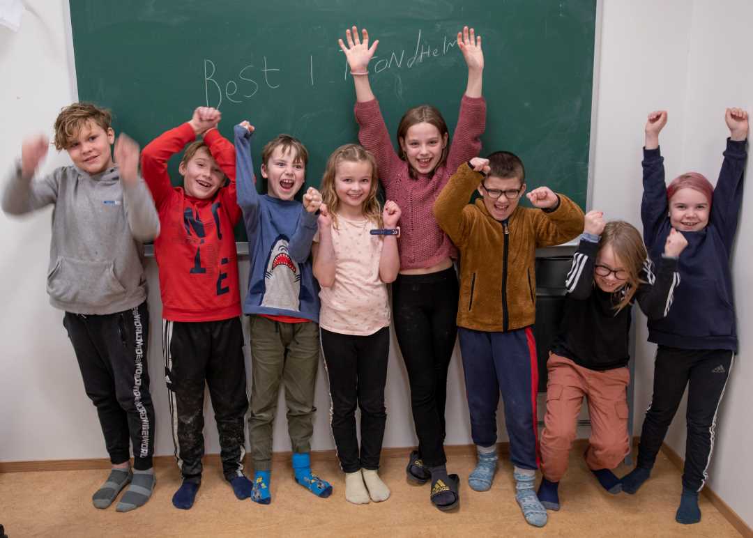 Bilde av fjerdeklassingene William, Nicholas, Tormod, Celine, Emma, Håvard, Kristine og Nora.