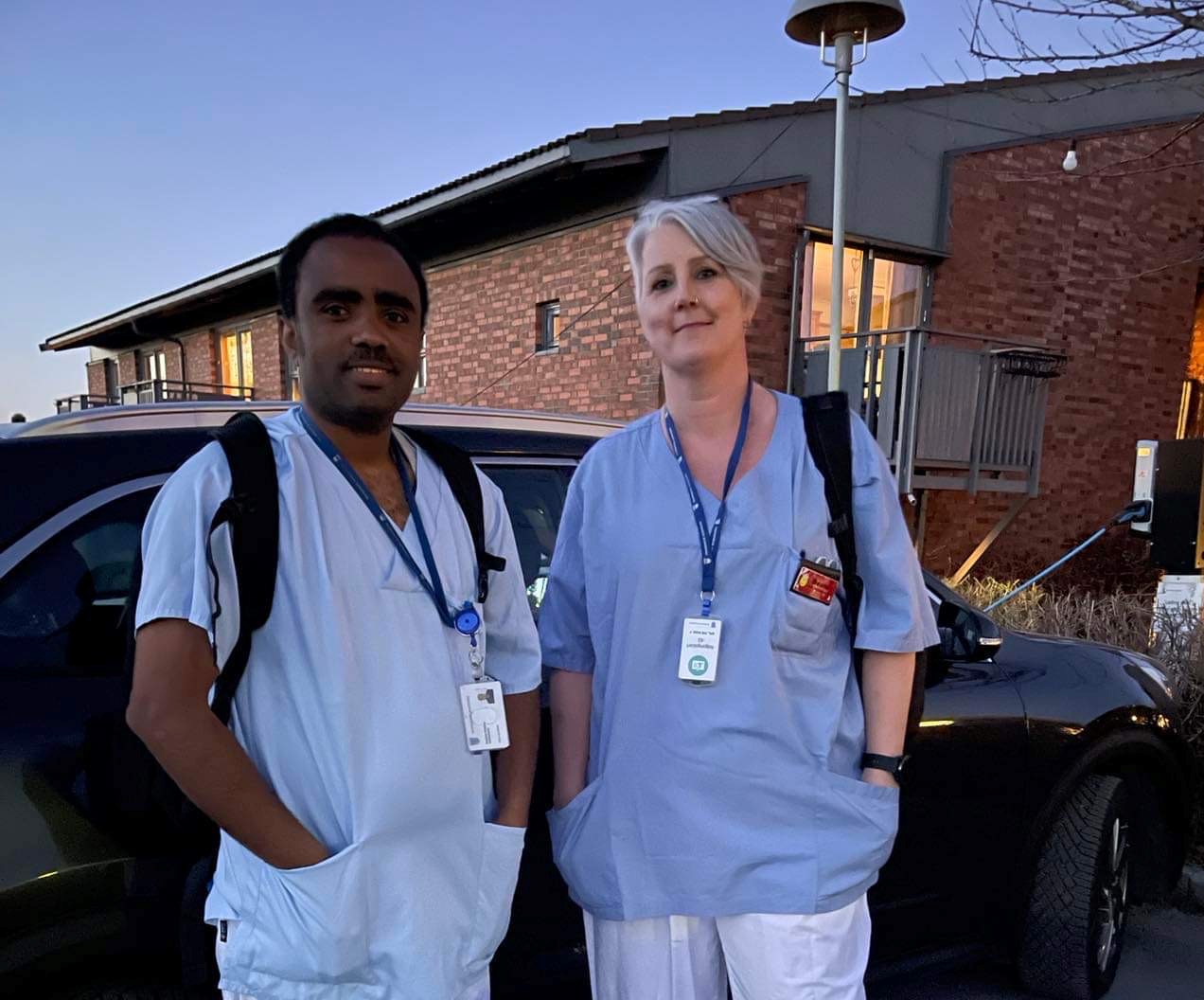 to sykepleier som skal gå i nattjeneste i Lerkendal bydel