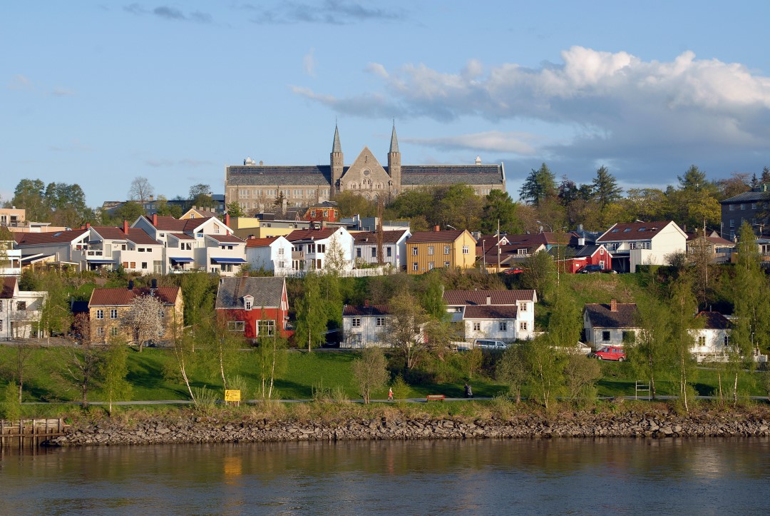 Illustrasjonsbilde av deler av campus på Gløshaugen og bebyggelse i Trondheim.