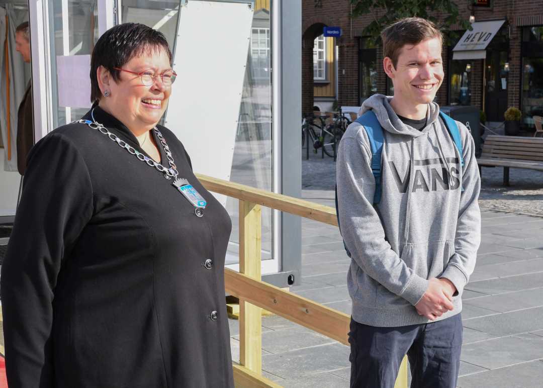 Ordfører Rita Ottervik og forhåndsstemmer Eirik Landsverk