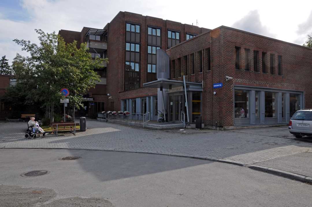 Foto av fasade på Søbstad helsehus, Saupstad.