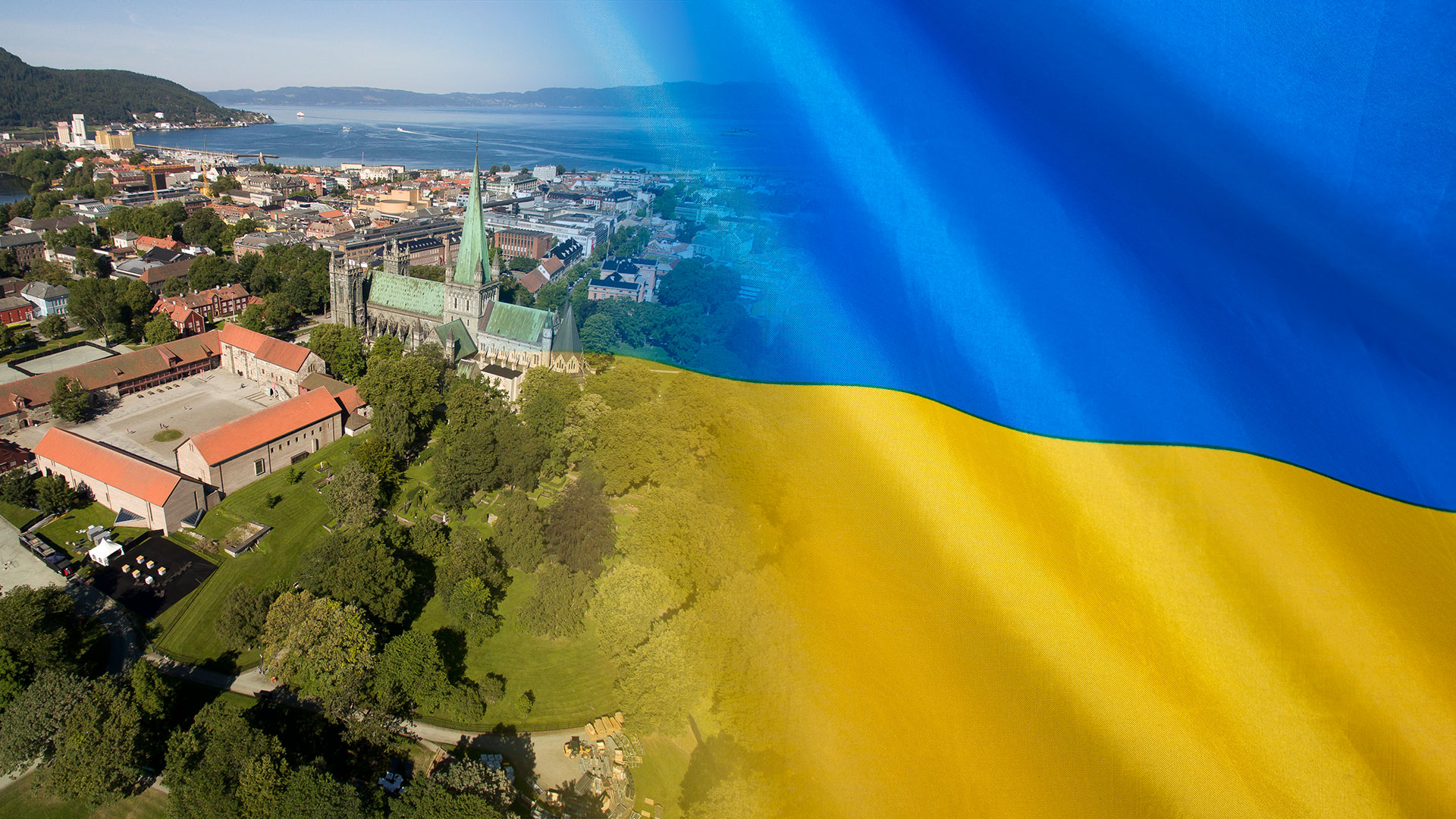 Bildemontasje av Trondheim og det ukrainske flagget