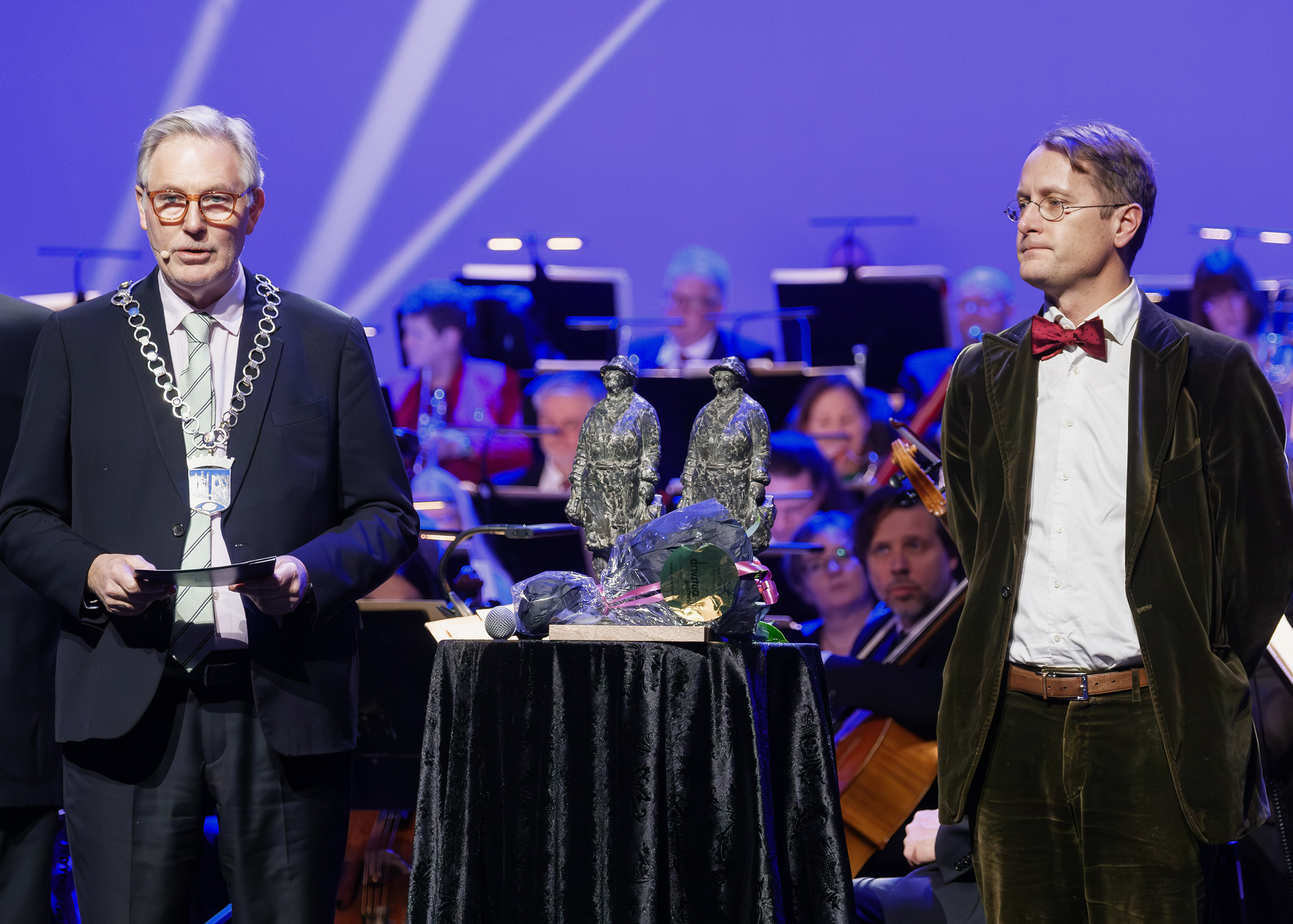 Ordfører og byråd på scenen